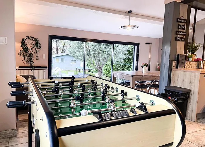 Carcalove - Pool, Billard & Jacuzzi - 10pax Ferienhaus *